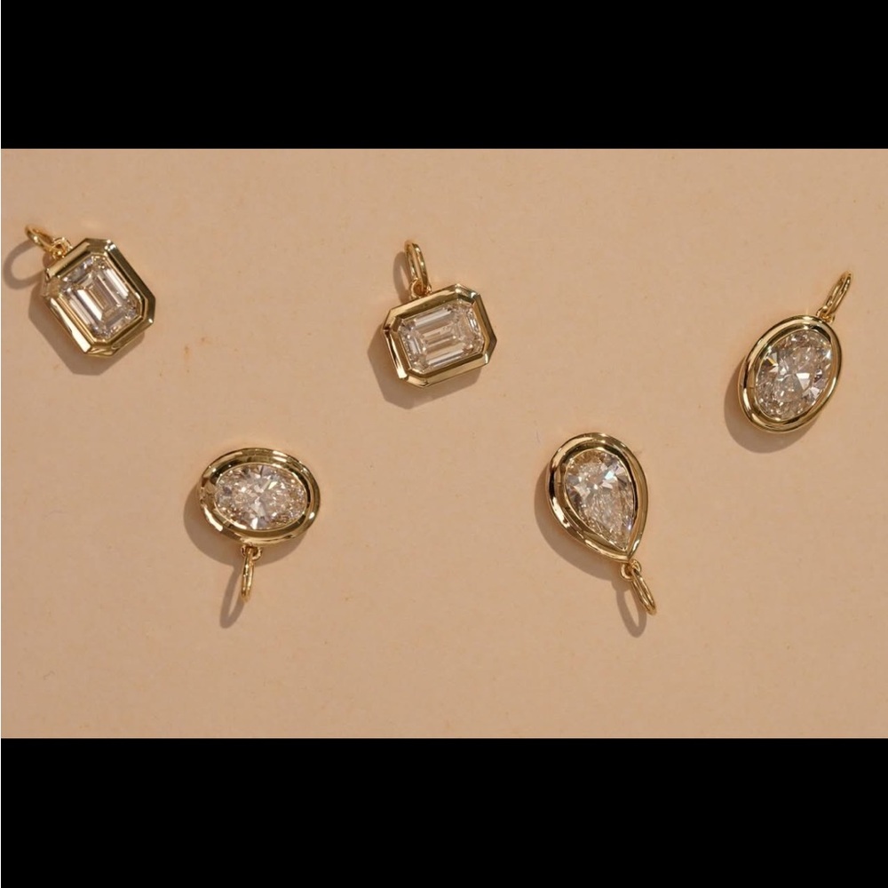 14k 2carat lab Elegant Gold charms  with Teardrop Pendant/ pear 14k